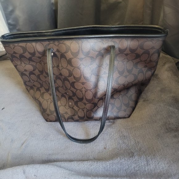 COACH SHOULDER BAG - Picture 2 of 3